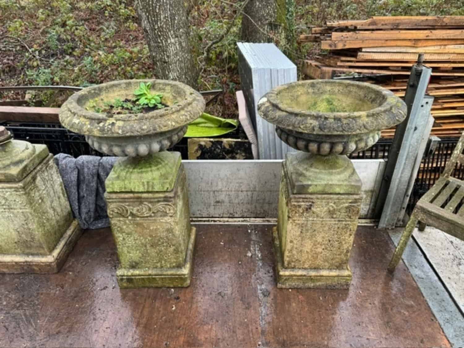 English Late 20th Century Set of Four Cast-Stone Garden Urns on Pedestals - JAA
