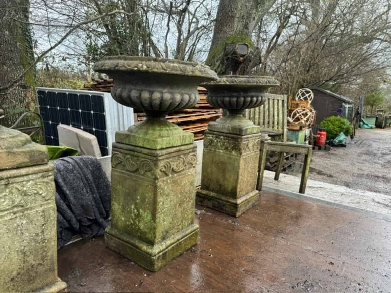 English Late 20th Century Set of Four Cast-Stone Garden Urns on Pedestals - JAA