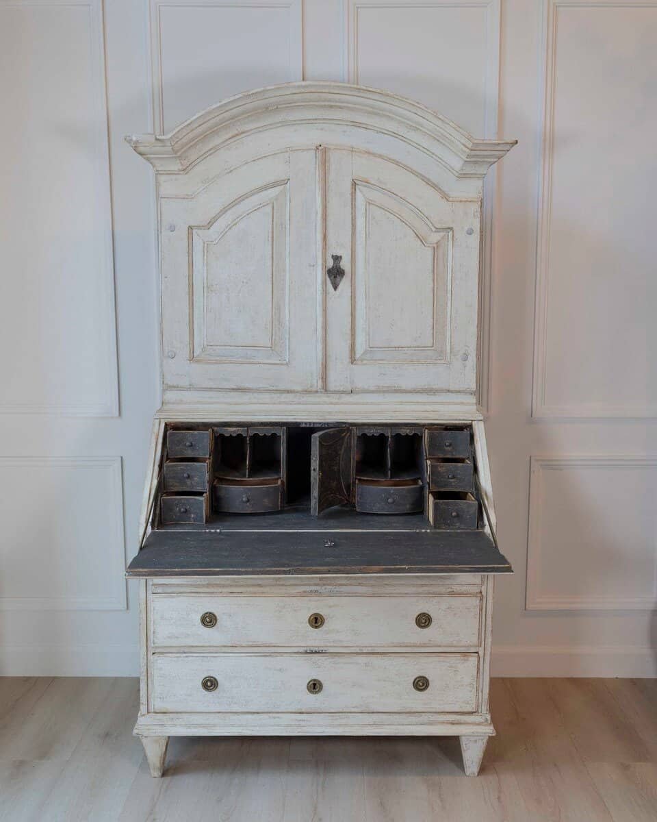 Writing cupboard from around 1800 hundered in pine, Sweden - JAA