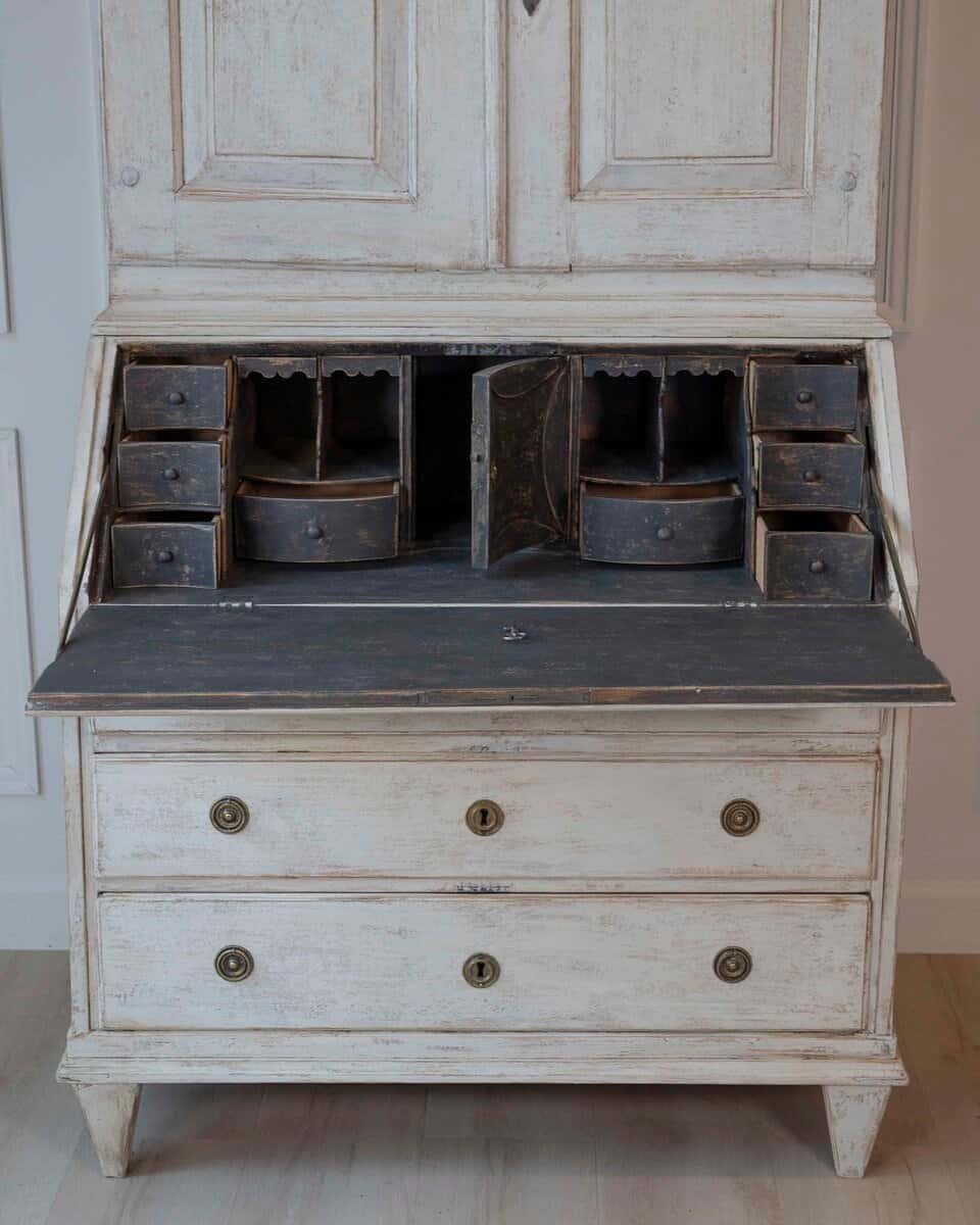 Writing cupboard from around 1800 hundered in pine, Sweden - JAA
