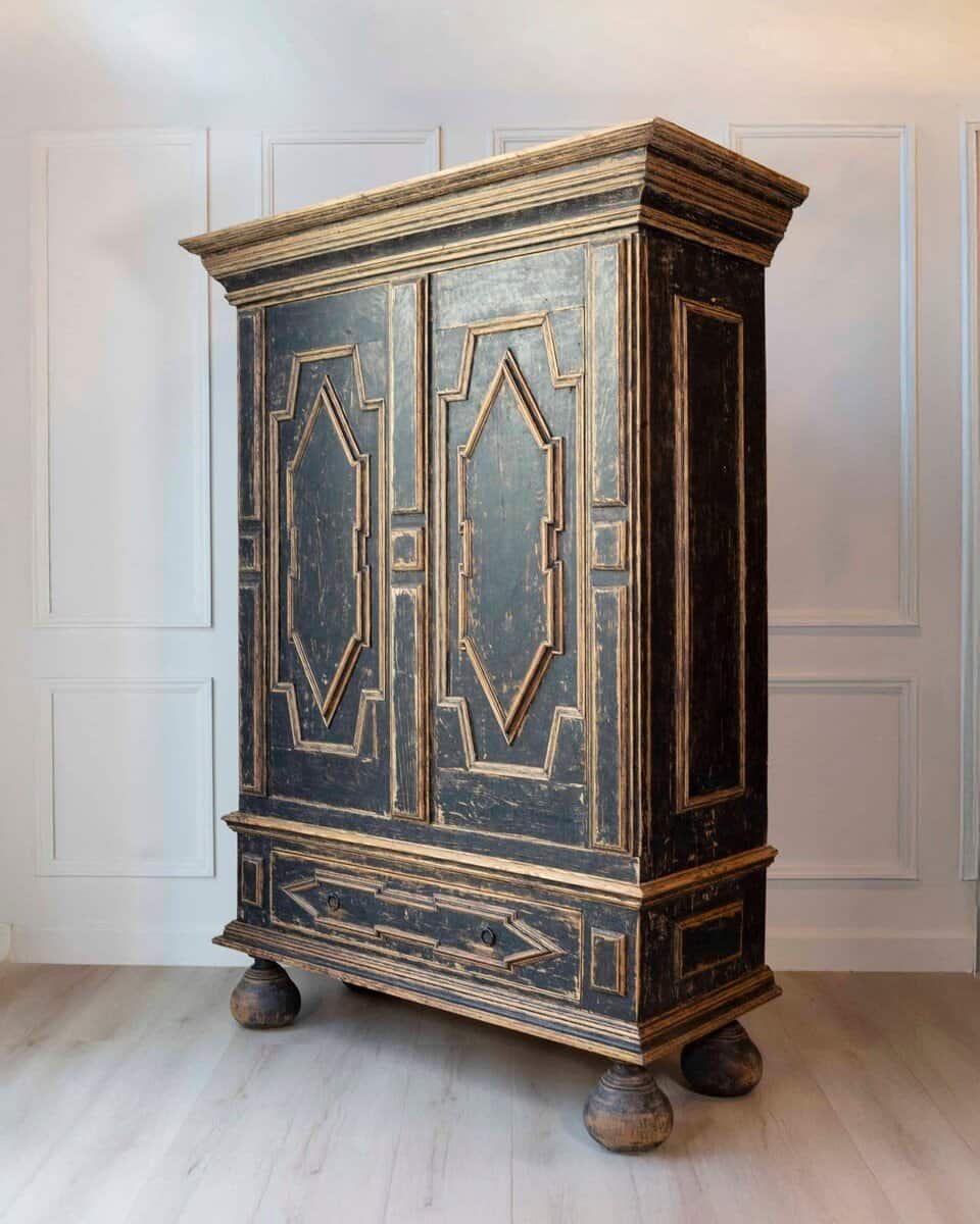 18th Century Baroque Two-Part Cabinet with Black Finish and Blue Interior - JAA