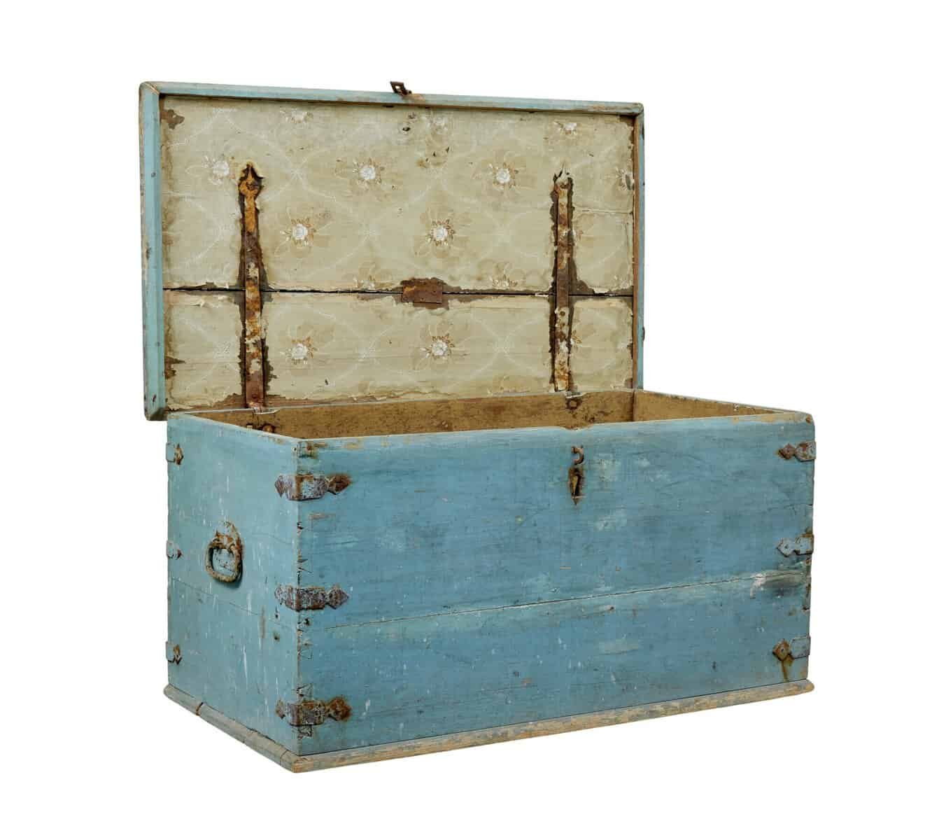 19th century Swedish painted trunk/chest circa 1860. - JAA