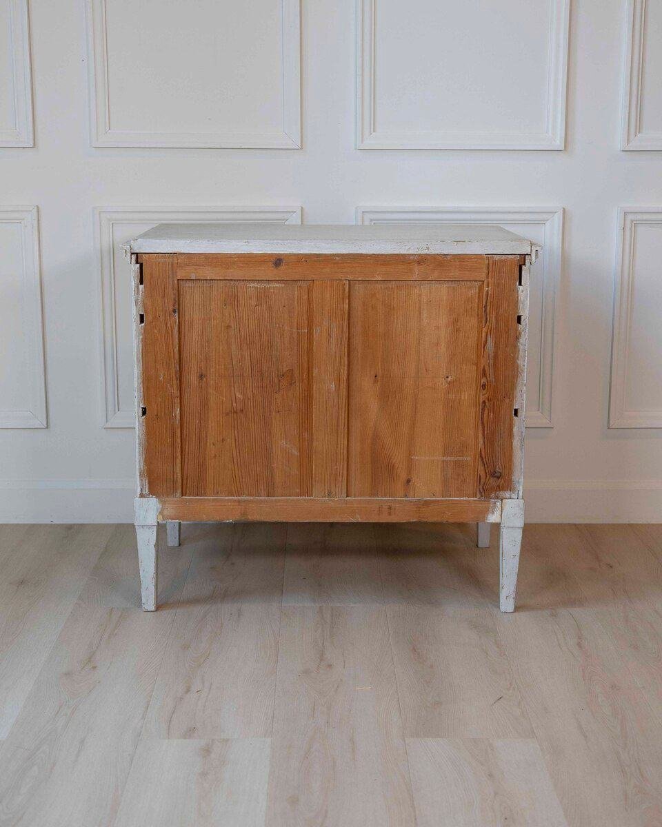 Swedish Gustavian Period Painted Three-Drawer Chest with Dentil Molding, Late 18th Century - JAA