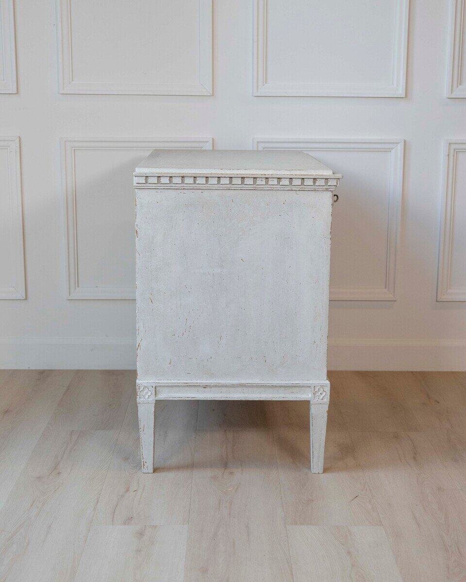 Swedish Gustavian Period Painted Three-Drawer Chest with Dentil Molding, Late 18th Century - JAA