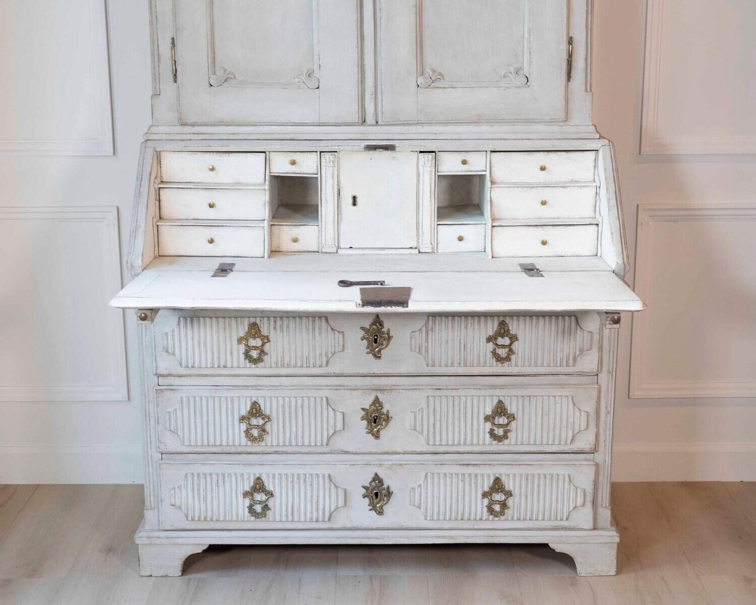 Scandinavian 18th Century Carved Two-Part Bureau, c.1770 - JAA