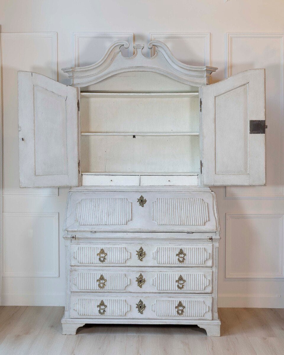 Scandinavian 18th Century Carved Two-Part Bureau, c.1770 - JAA