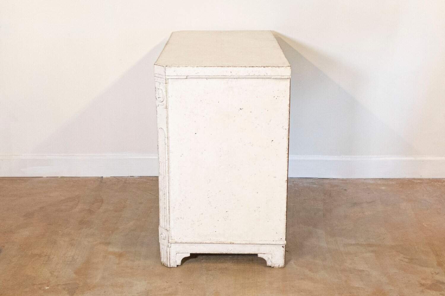 Period Gustavian 1780s Swedish Painted Breakfront Commode with Carved Medallions - JAA