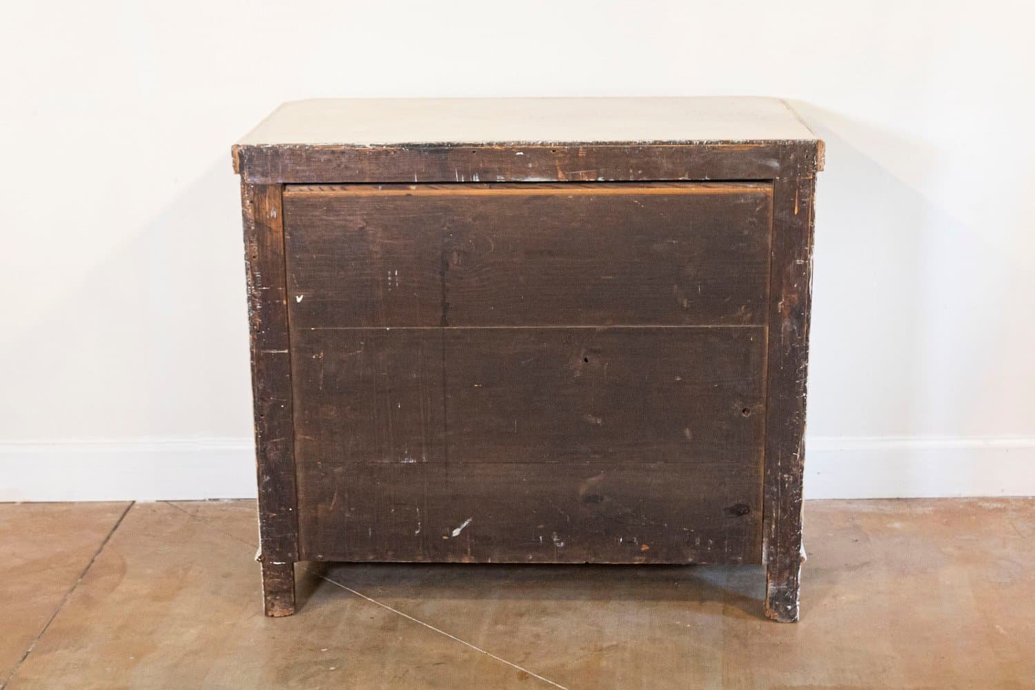 Period Gustavian 1780s Swedish Painted Breakfront Commode with Carved Medallions - JAA