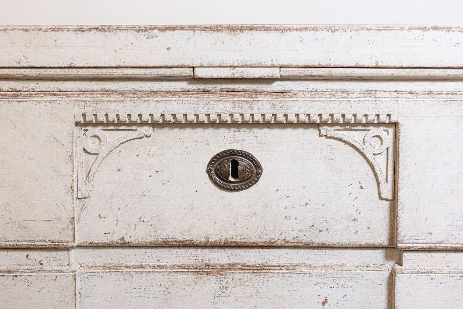 Period Gustavian 1780s Swedish Painted Breakfront Commode with Carved Medallions - JAA