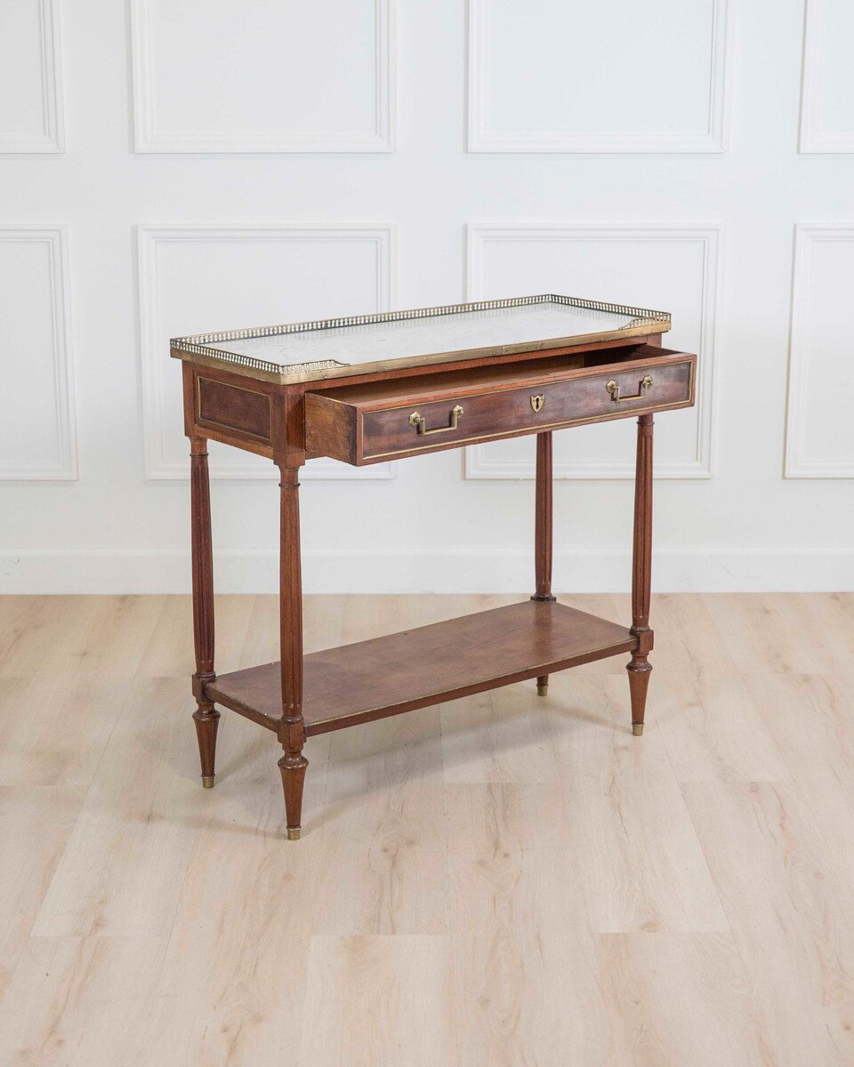 Louis XVI Style Console In Mahogany. - JAA