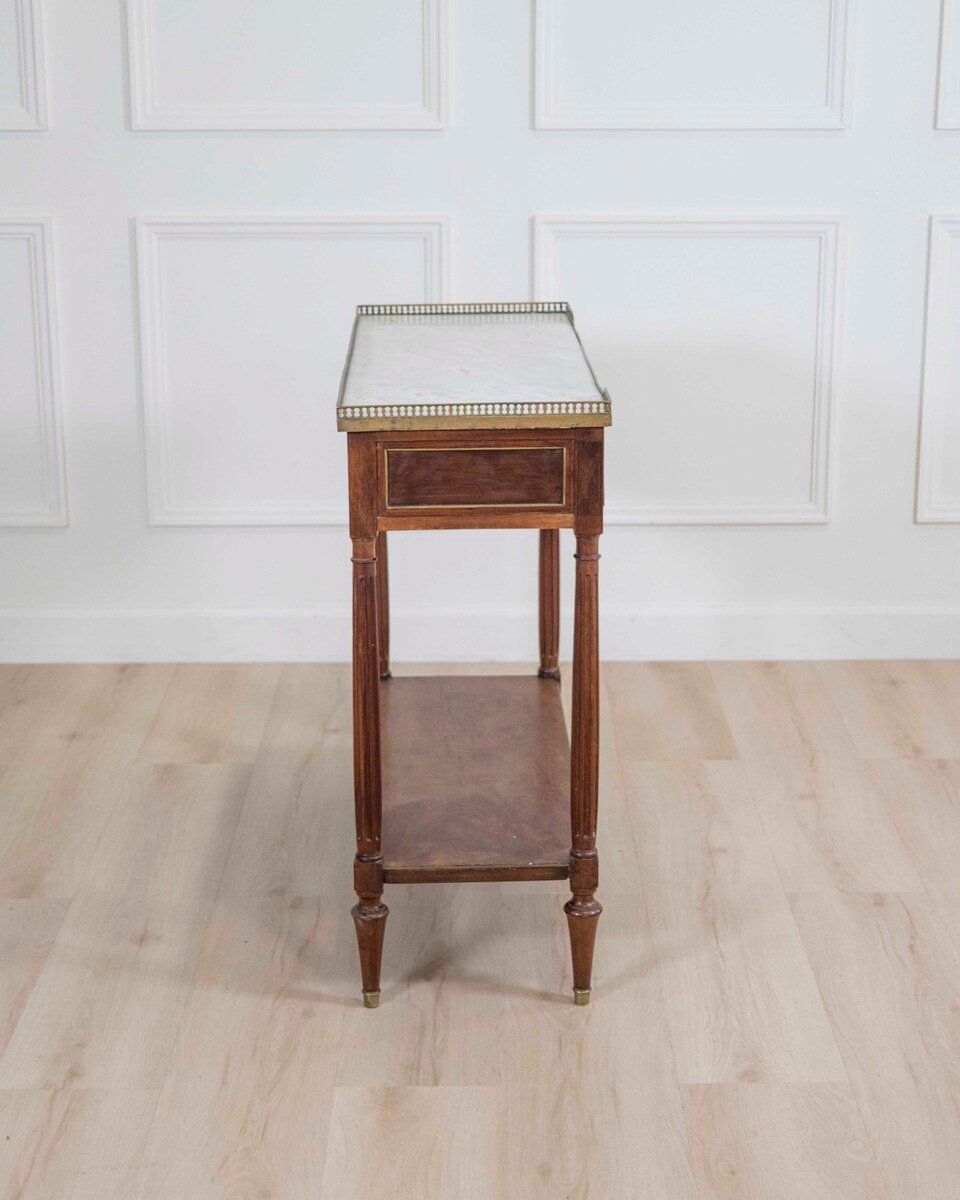 Louis XVI Style Console In Mahogany. - JAA
