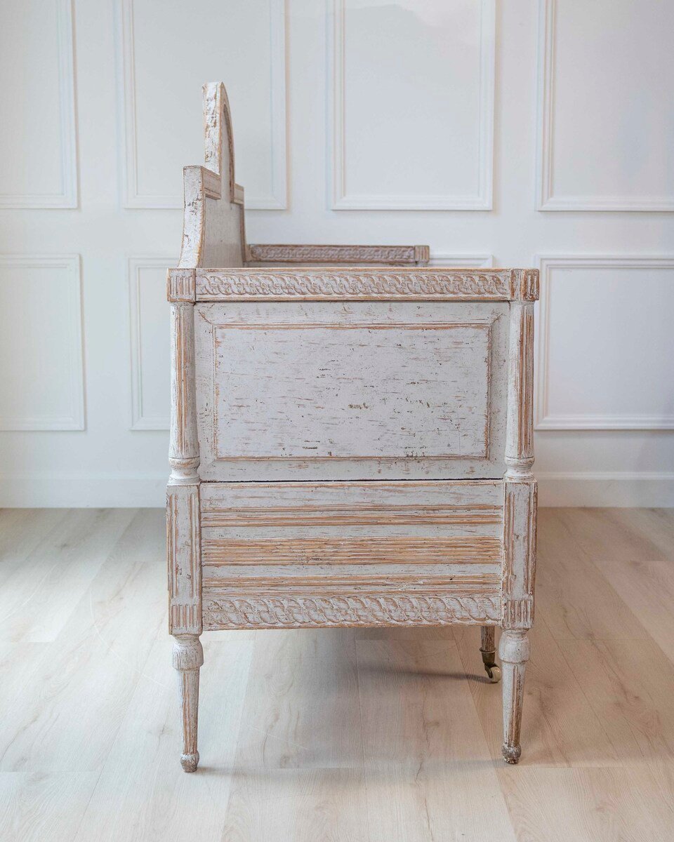 Swedish Gustavian Period Painted Settee with Arched Backrest, Late 18th Century - JAA