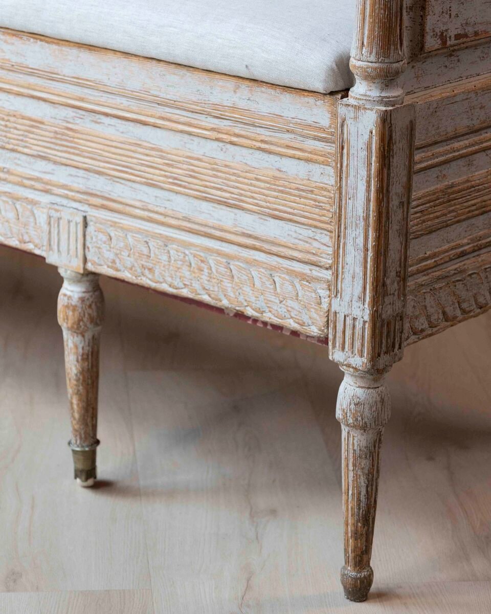 Swedish Gustavian Period Painted Settee with Arched Backrest, Late 18th Century - JAA