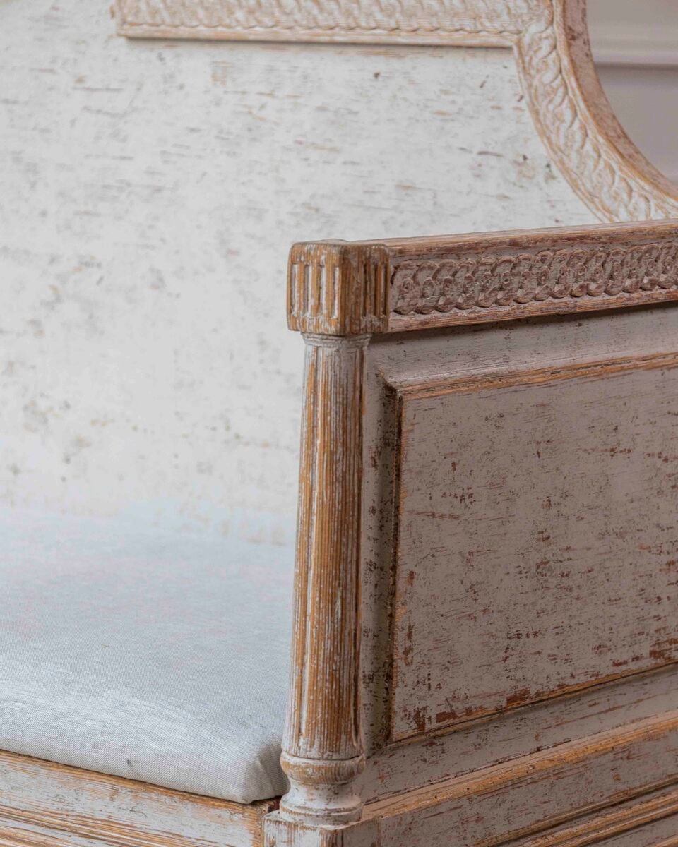 Swedish Gustavian Period Painted Settee with Arched Backrest, Late 18th Century - JAA