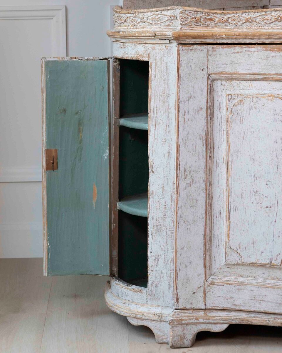 Swedish Gustavian Period Two-Part Corner Cabinet with Original Paint, Late 18th Century - JAA