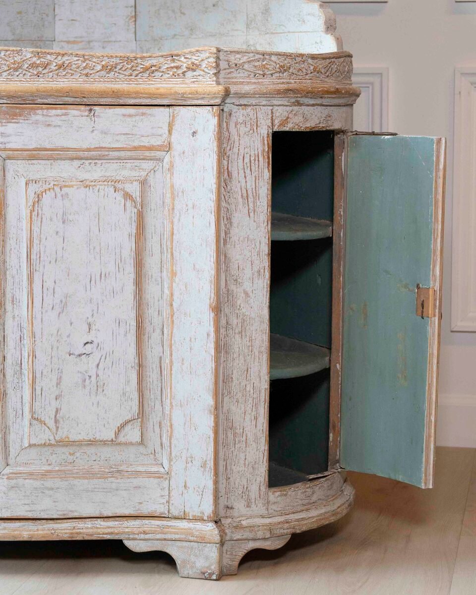 Swedish Gustavian Period Two-Part Corner Cabinet with Original Paint, Late 18th Century - JAA