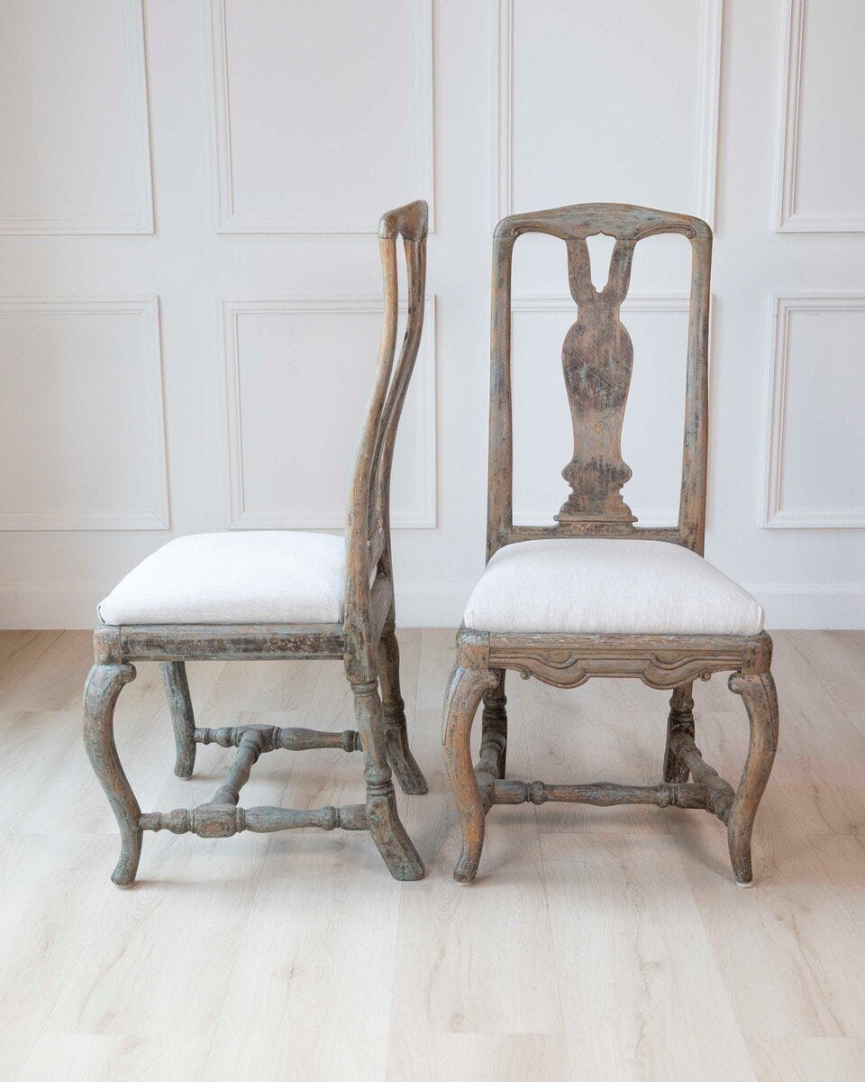 Pair of Swedish Rococo Period Dining Chairs with Vase-Form Splats, 18th Century - JAA
