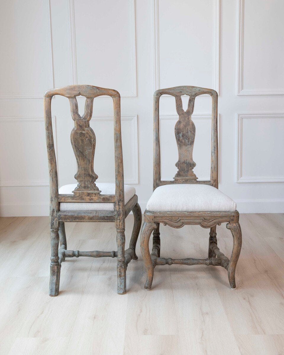 Pair of Swedish Rococo Period Dining Chairs with Vase-Form Splats, 18th Century - JAA
