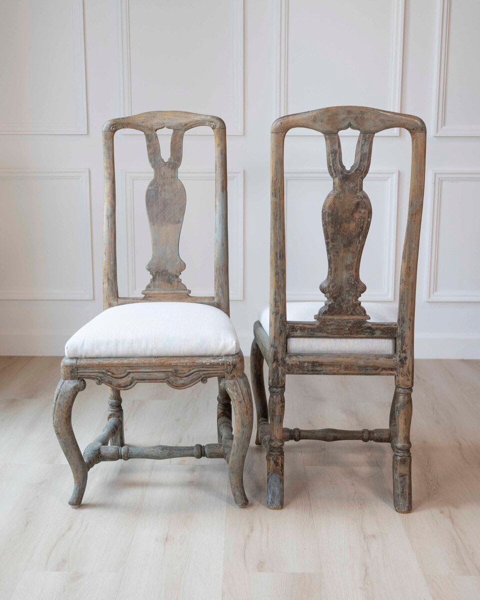 Pair of Swedish Rococo Period Dining Chairs with Vase-Form Splats, 18th Century - JAA
