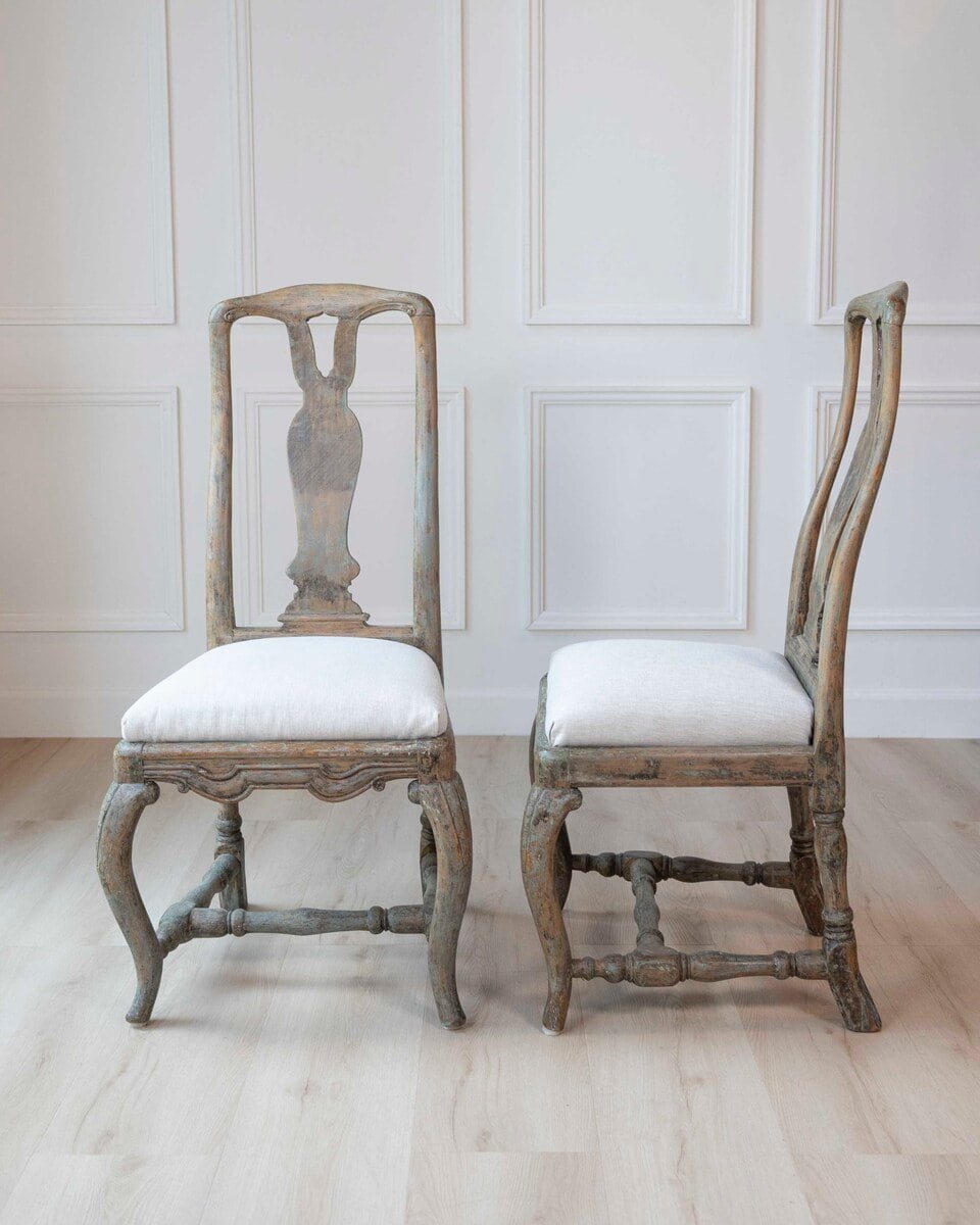 Pair of Swedish Rococo Period Dining Chairs with Vase-Form Splats, 18th Century - JAA