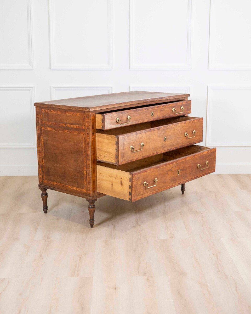 Italian Louis XVI Period Chest Of Drawers - JAA