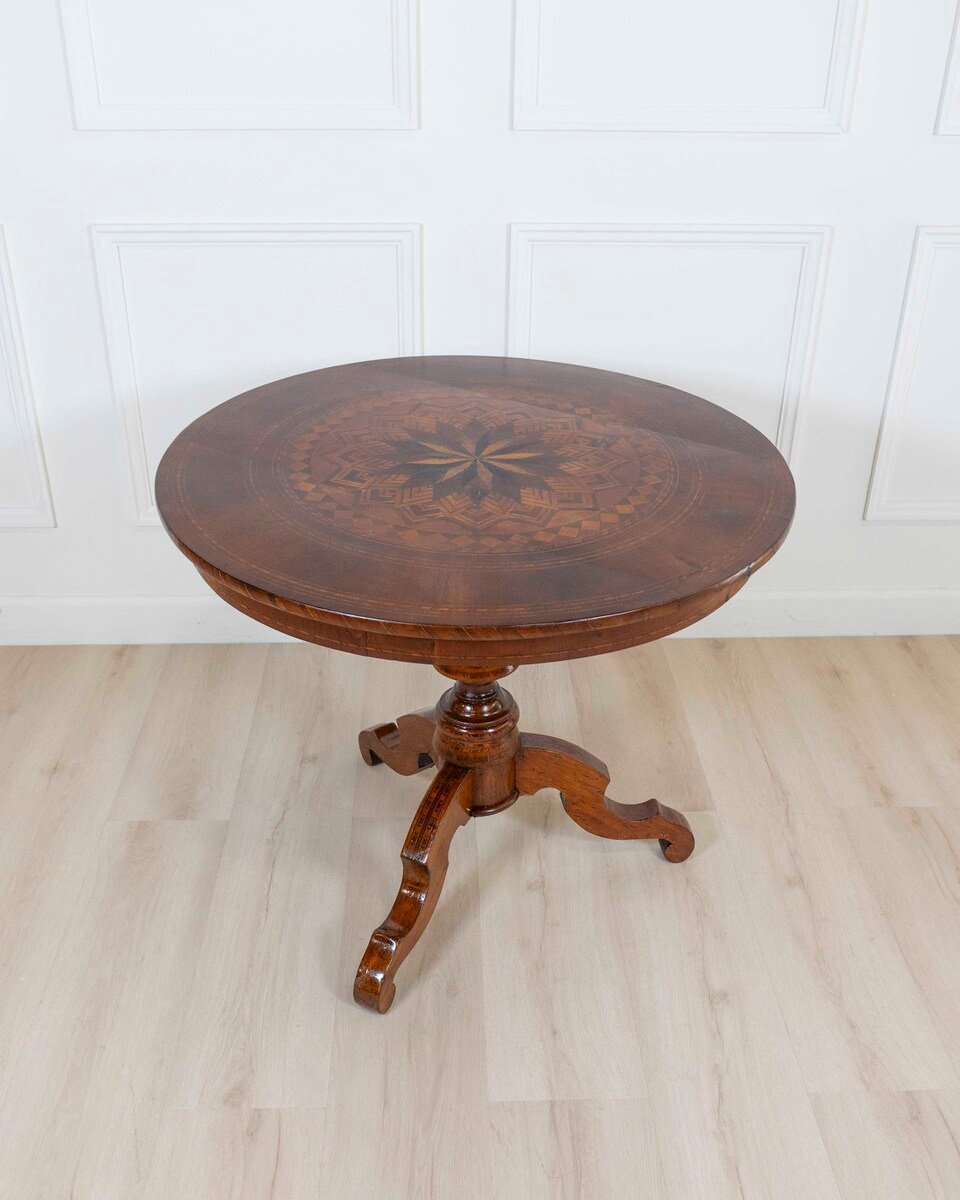 Italian Early 19th Century Round Inlaid Table - JAA
