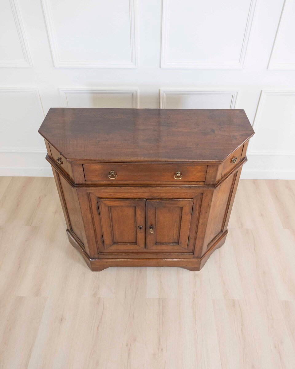 Italian Early 19th Century Chestnut Wood Sideboard - JAA