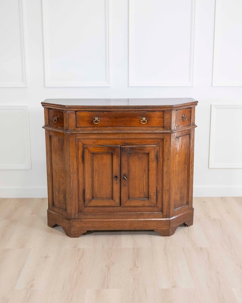 Italian Early 19th Century Chestnut Wood Sideboard - JAA