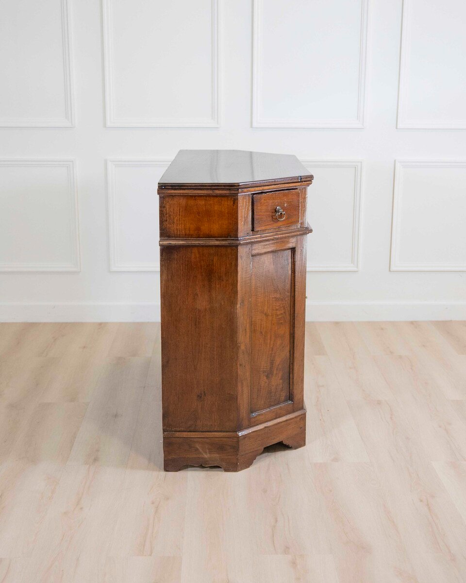 Italian Early 19th Century Chestnut Wood Sideboard - JAA