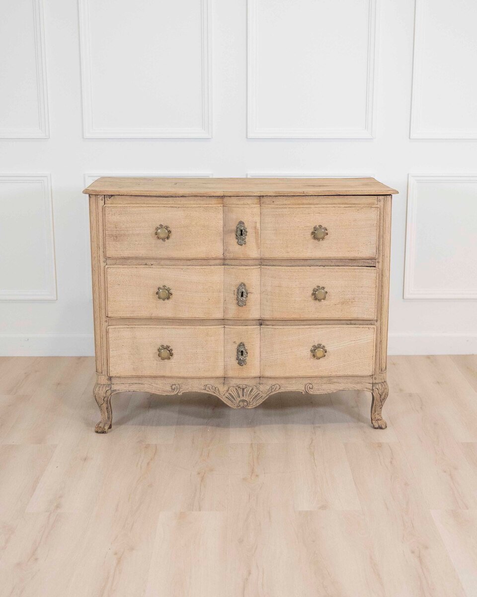 18th Century Chest Of Drawers From Namur In Natural Oak - JAA