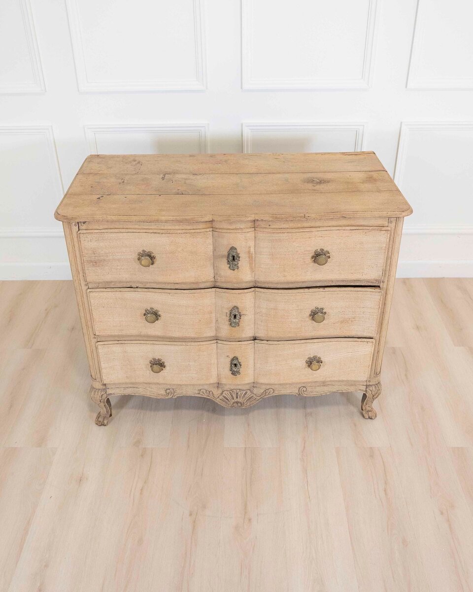 18th Century Chest Of Drawers From Namur In Natural Oak - JAA