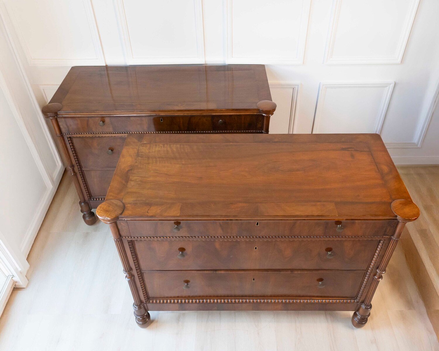 Pair of Carlo Decimo chests of drawers in veneered walnut wood Circa 1830 - JAA