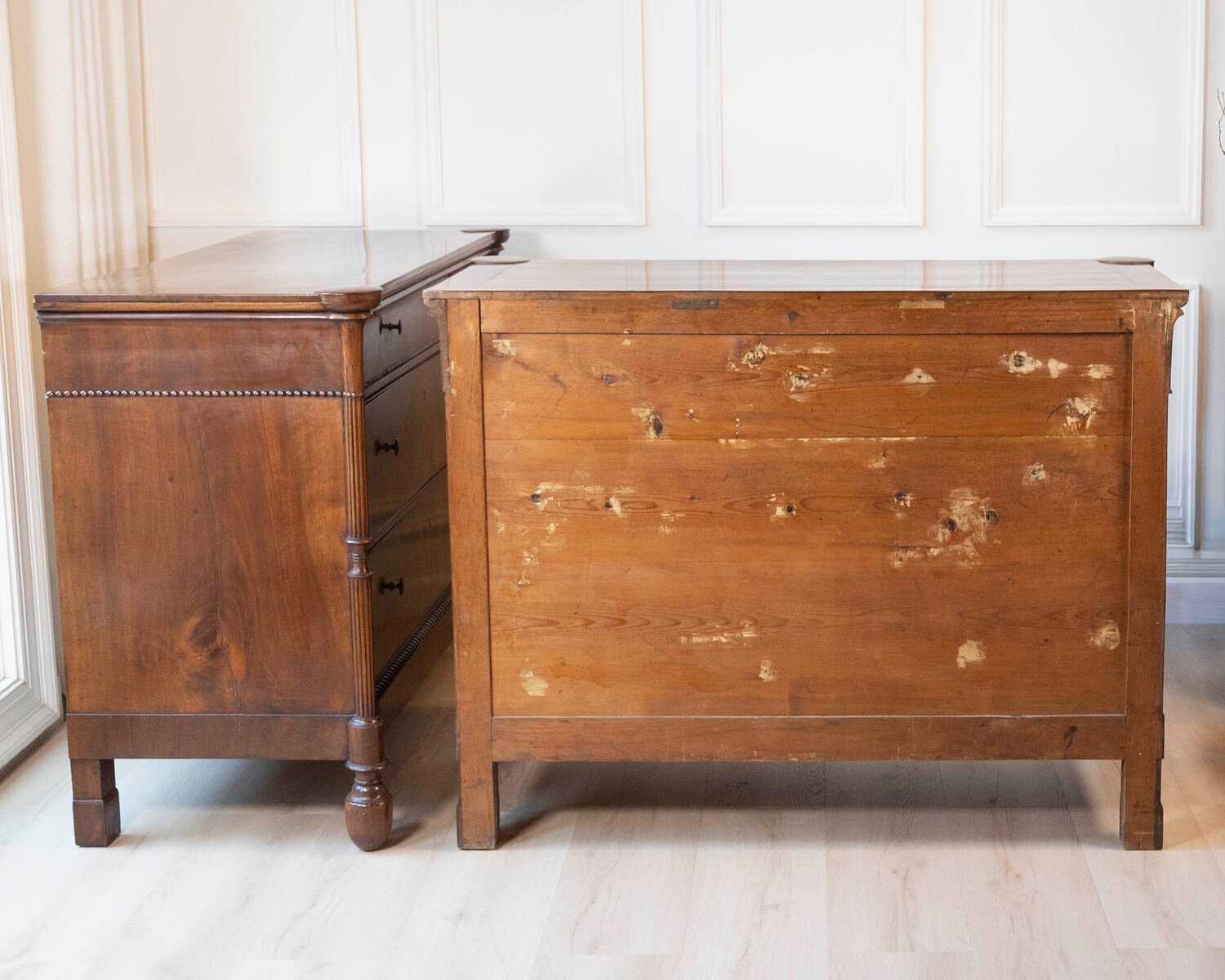 Pair of Carlo Decimo chests of drawers in veneered walnut wood Circa 1830 - JAA