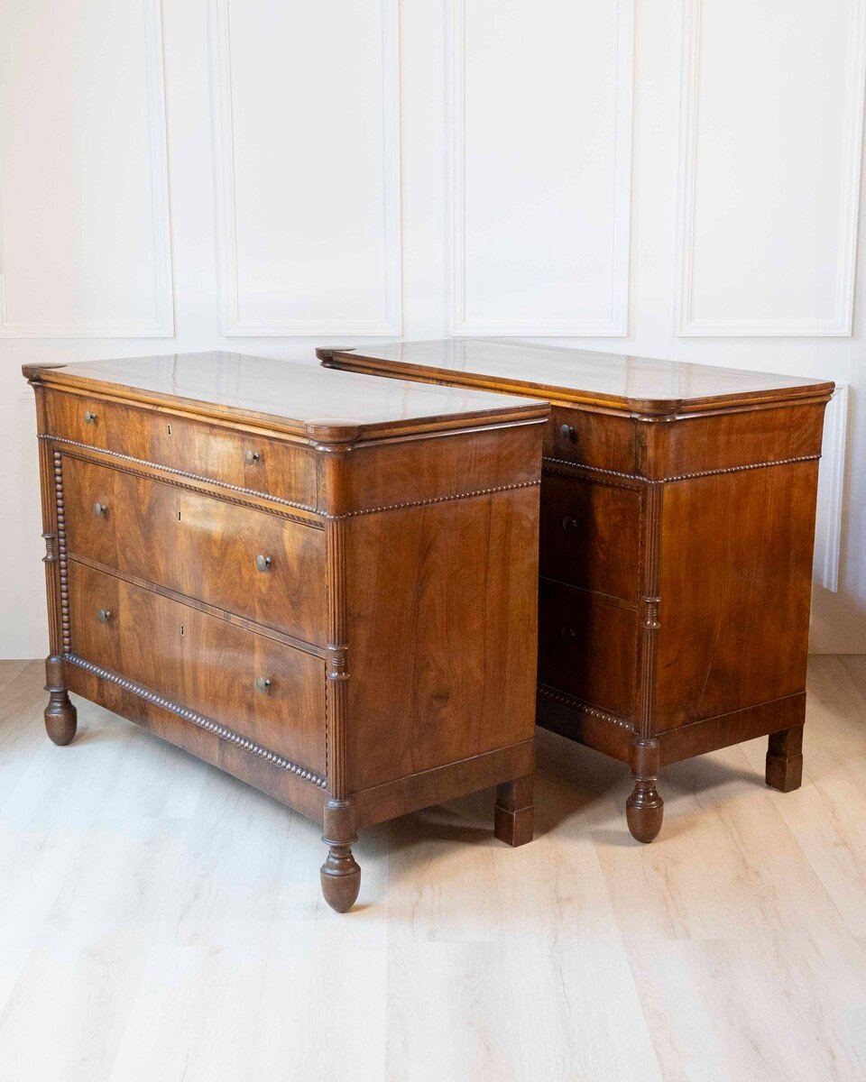 Pair of Carlo Decimo chests of drawers in veneered walnut wood Circa 1830 - JAA