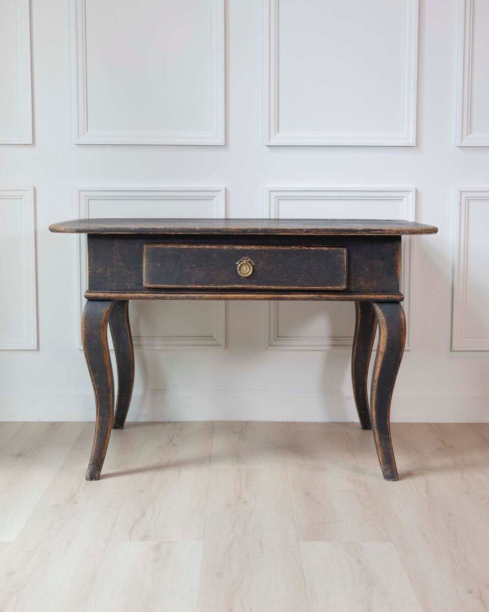 Swedish Early 19th Century Rococo Side Table with Curved Cabriole Legs - JAA