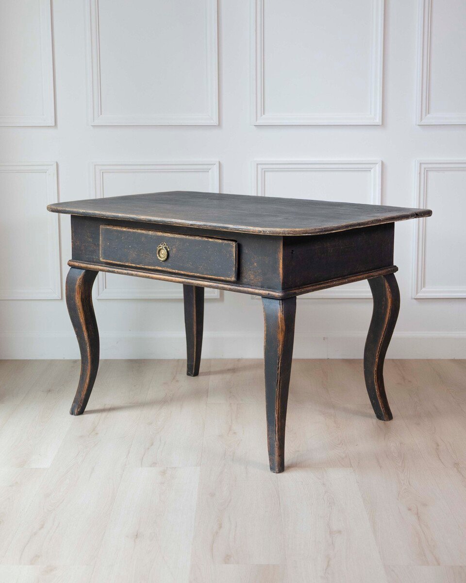 Swedish Early 19th Century Rococo Side Table with Curved Cabriole Legs - JAA