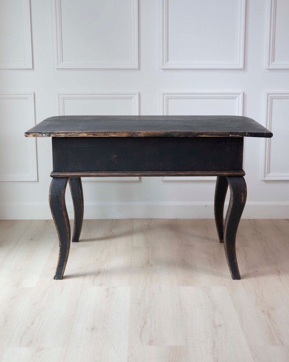 Swedish Early 19th Century Rococo Side Table with Curved Cabriole Legs - JAA