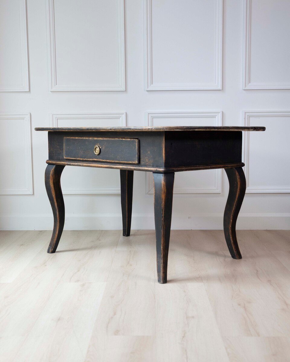 Swedish Early 19th Century Rococo Side Table with Curved Cabriole Legs - JAA