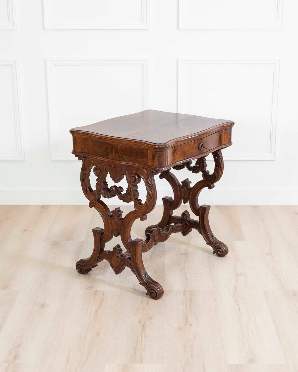 Work Table In Walnut From 1860 With Cherry Inlays Luigi Filippo - JAA