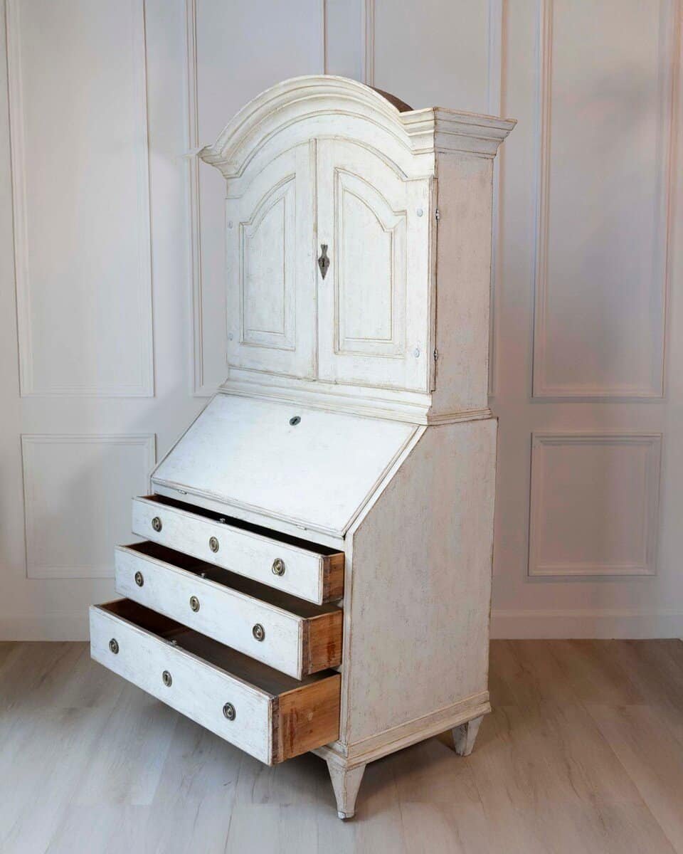 Writing cupboard from around 1800 hundered in pine, Sweden - JAA