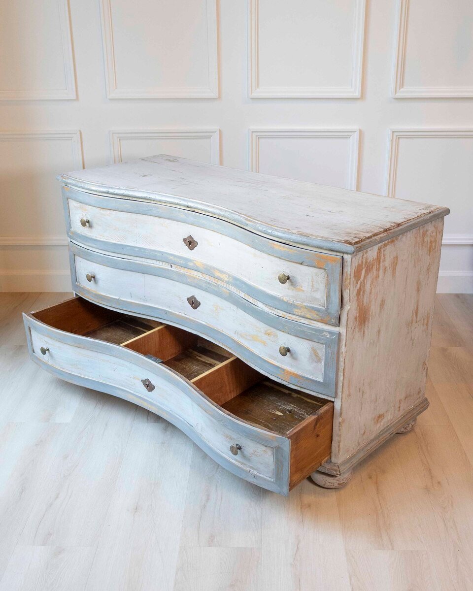 Chest of Drawers Painted antique Louis XV chest of drawers, circa 1760, from Bolzano, Northern Italy - JAA