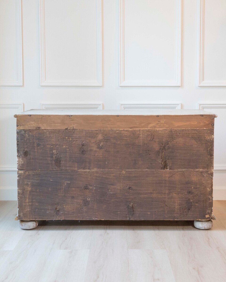Chest of Drawers Painted antique Louis XV chest of drawers, circa 1760, from Bolzano, Northern Italy - JAA