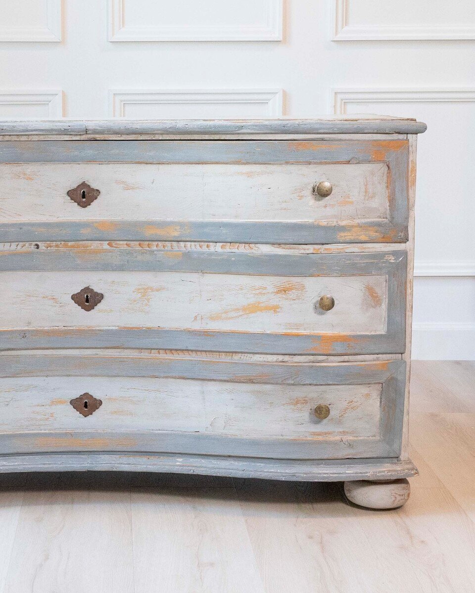 Chest of Drawers Painted antique Louis XV chest of drawers, circa 1760, from Bolzano, Northern Italy - JAA