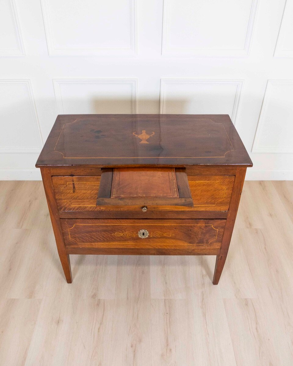 Italian 18th Century Louis XVI Walnut and Marquetry Chest of Drawers - JAA