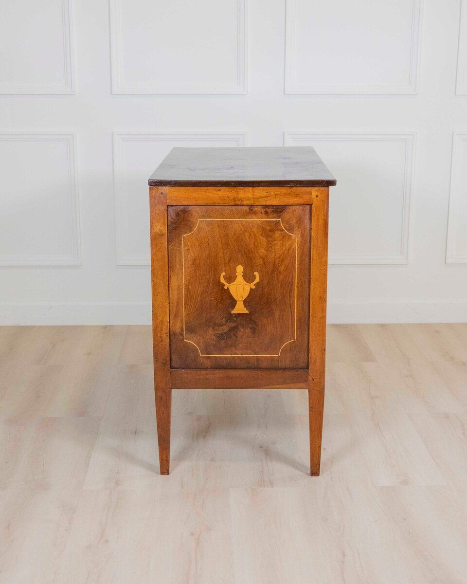 Italian 18th Century Louis XVI Walnut and Marquetry Chest of Drawers - JAA