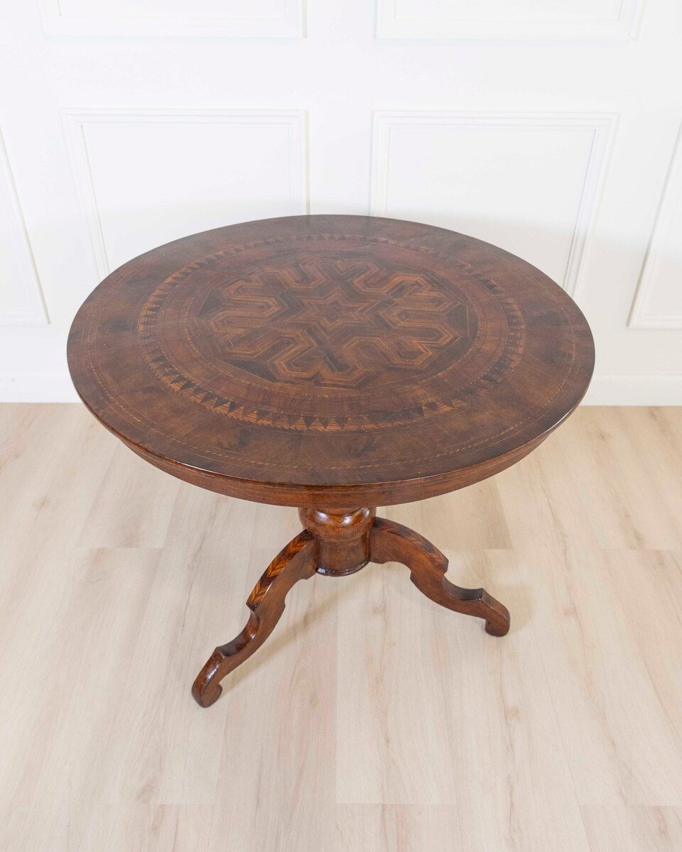 Italian 19th Century Round Inlaid Table - JAA