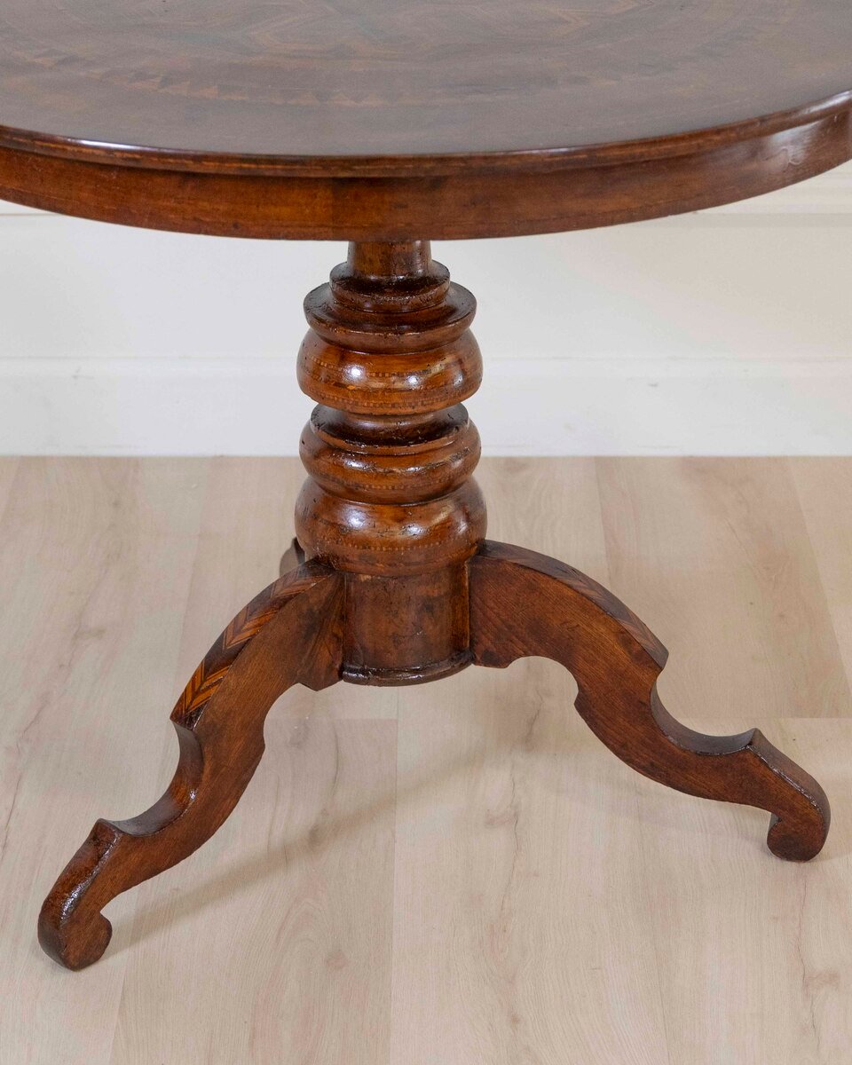 Italian 19th Century Round Inlaid Table - JAA