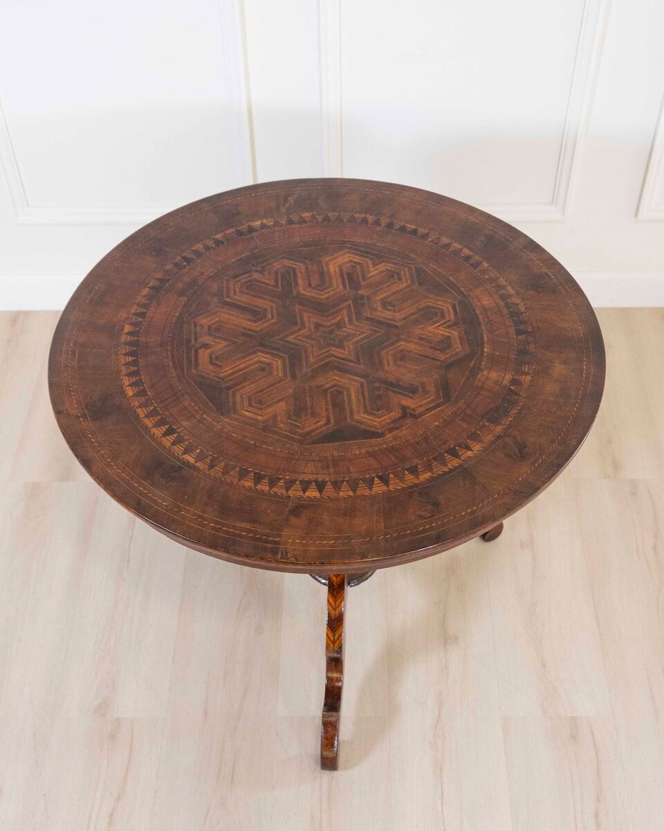 Italian 19th Century Round Inlaid Table - JAA