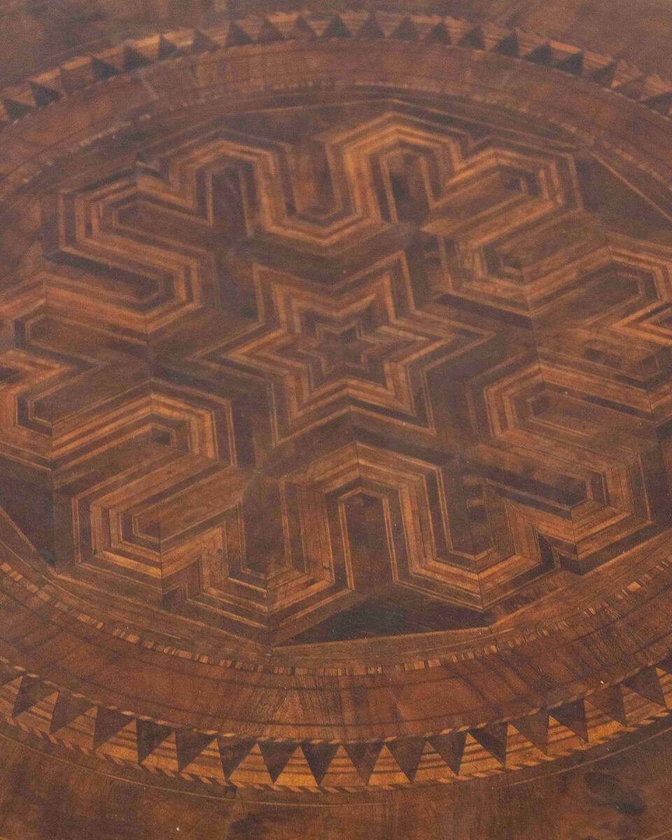 Italian 19th Century Round Inlaid Table - JAA