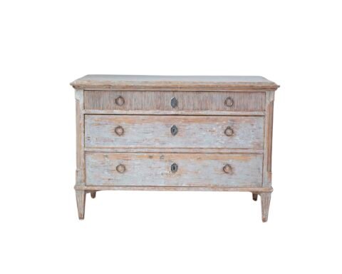 Swedish Gustavian Period Three-Drawer Chest with Fluted Frieze, Late 18th Century